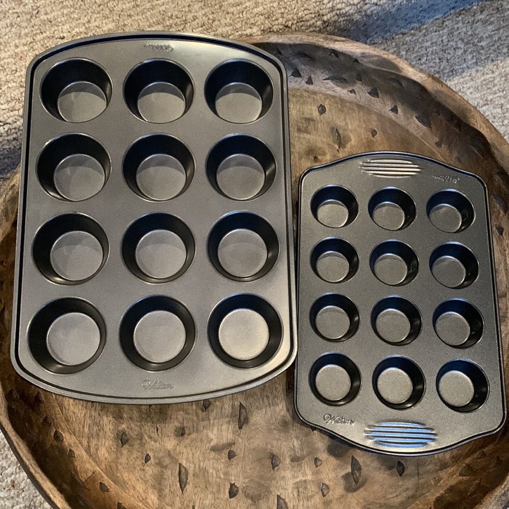 Wilton Nonstick Bakeware Set - Picture 3 of 6